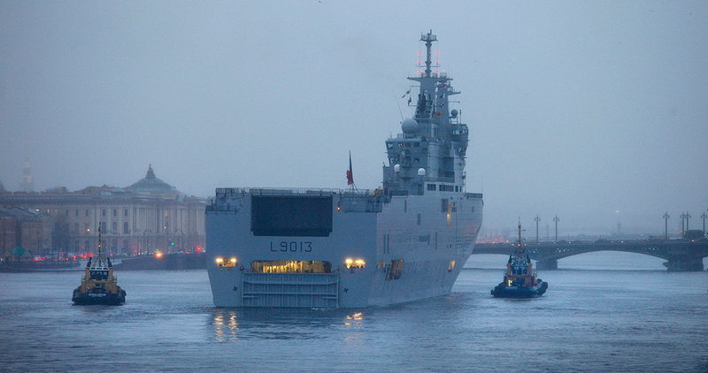 Illustration for article titled Why Is Egypt Buying Two Orphaned Mistral Class Aircraft Carriers From France?